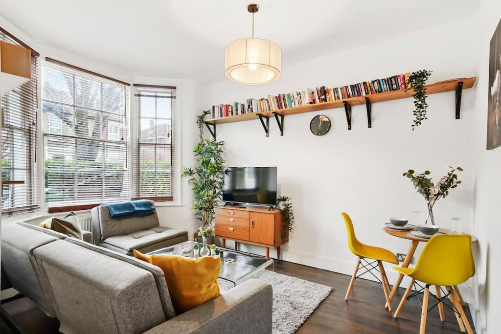 2 Bed Garden Flat Leyton Village Лондон Экстерьер фото